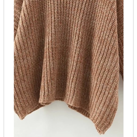 V-neck oversized sweater - Picture 3 of 3